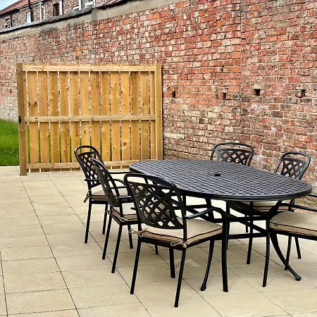 Semesterbostad Garden View - 2 Bedroom Bungalow
